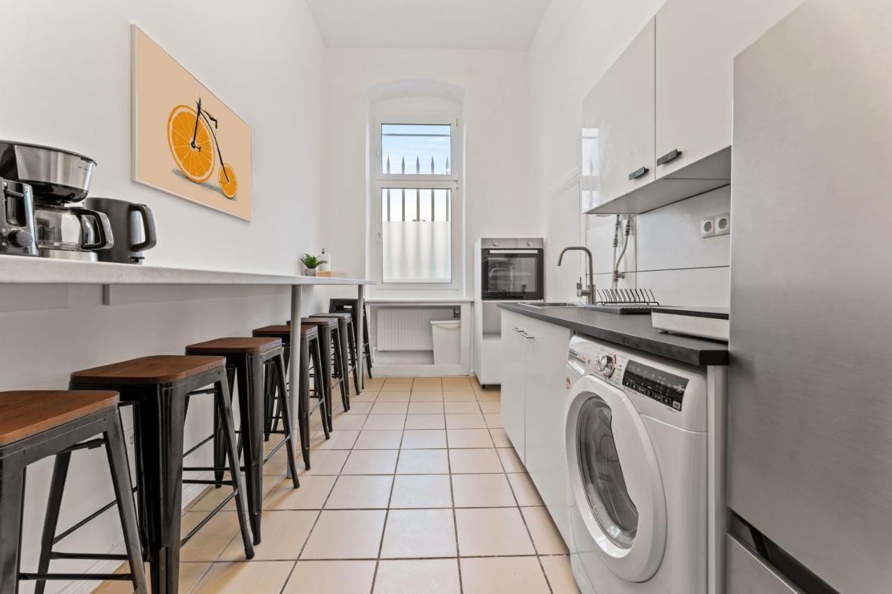 Neues Zentrales Apartment,10 Betten,vollmoebliert, Wifi Appartement *