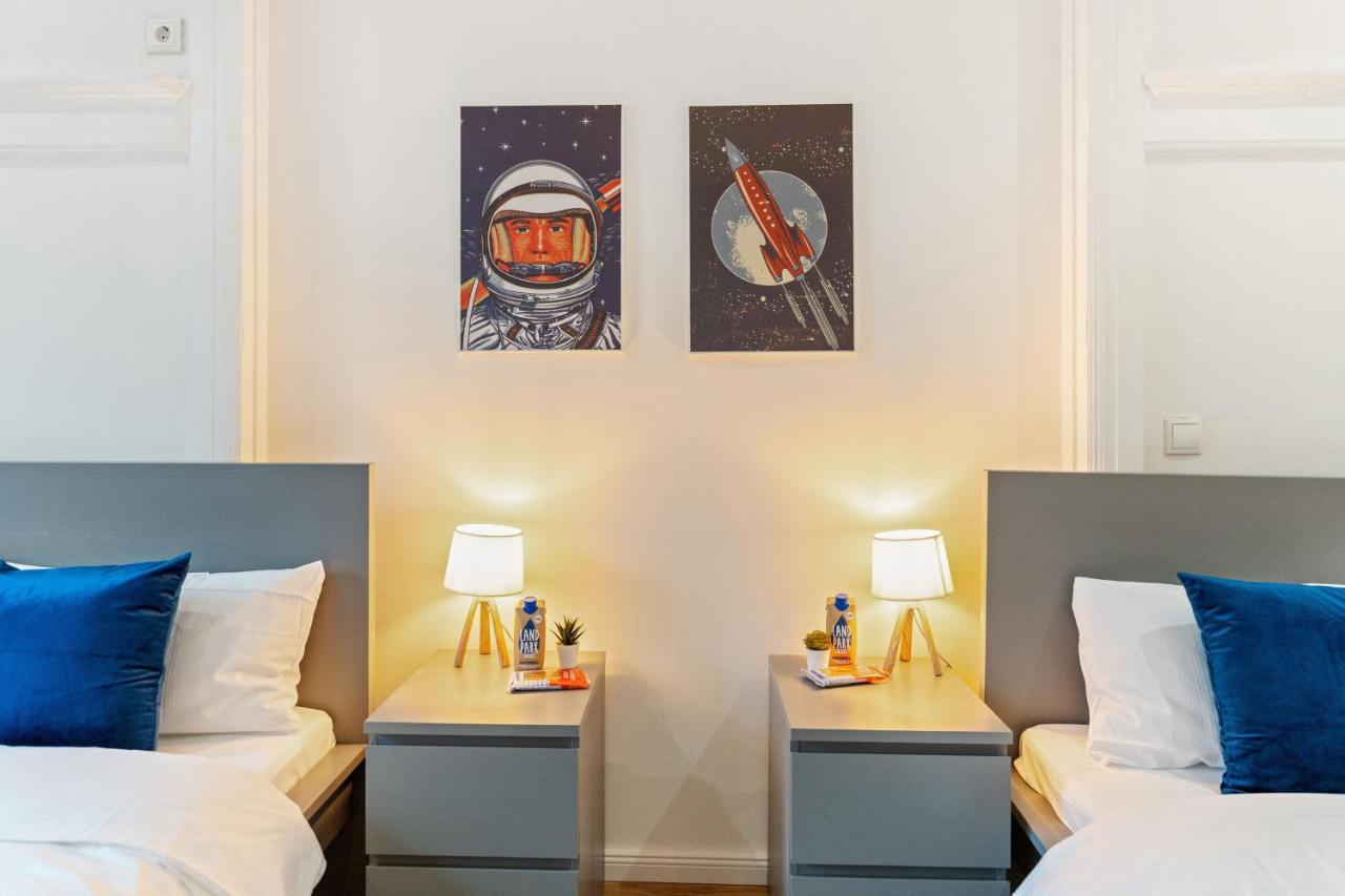 Appartement Neues Zentrales Apartment,10 Betten,vollmoebliert, Wifi
